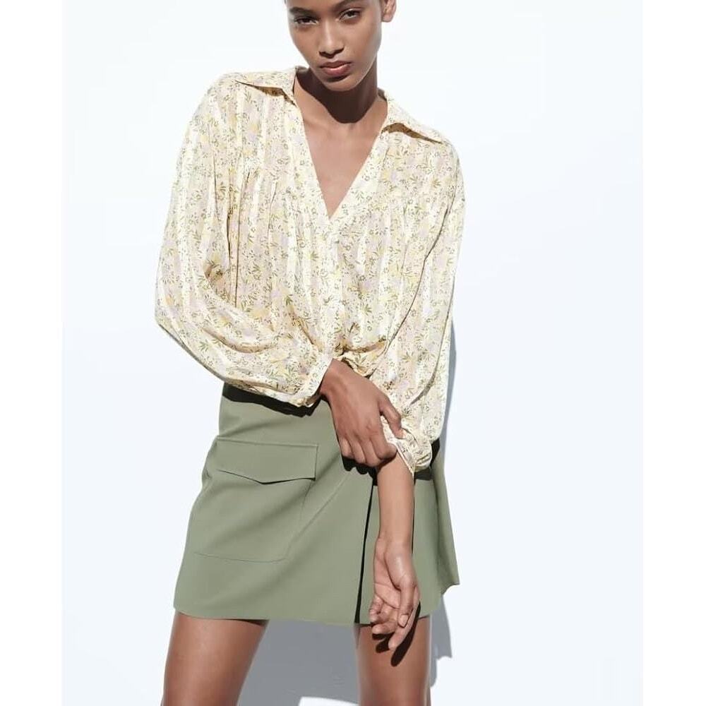 ZARA Preppy Summer Blouse Floral V-Neck Collared Balloon Sleeve Pleated Top